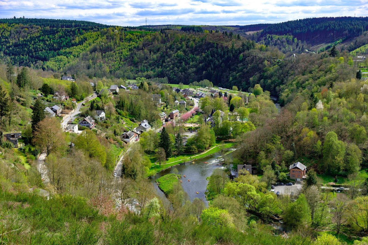 Kenovelle's tweet photo. @TvlCampagnol Les Ardennes belges bien vertes https://t.co/zM2CpKHi8I
