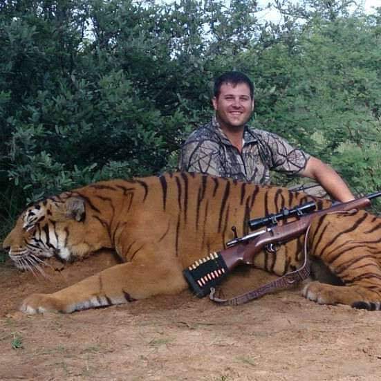 angie_karan's tweet image. Why do this to an innocent and precious animal? What does he think he accomplished by doing this? And he&apos;s smiling 💔