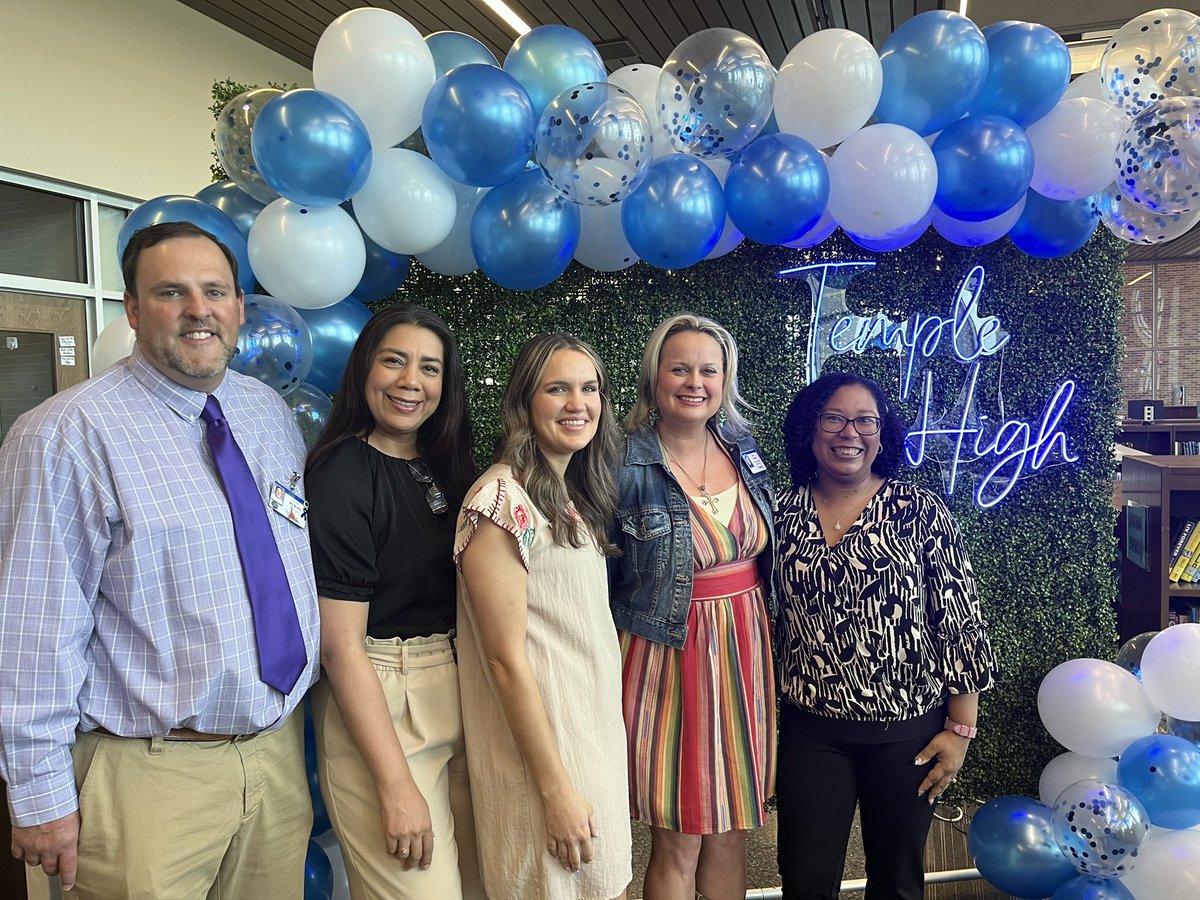 thscounselors3's tweet photo. We celebrated the Top 10% and the announcement of our valedictorian and salutatorian. Class of 2023, we our proud of all of your accomplishment🎓 https://t.co/PAfxmcvBax