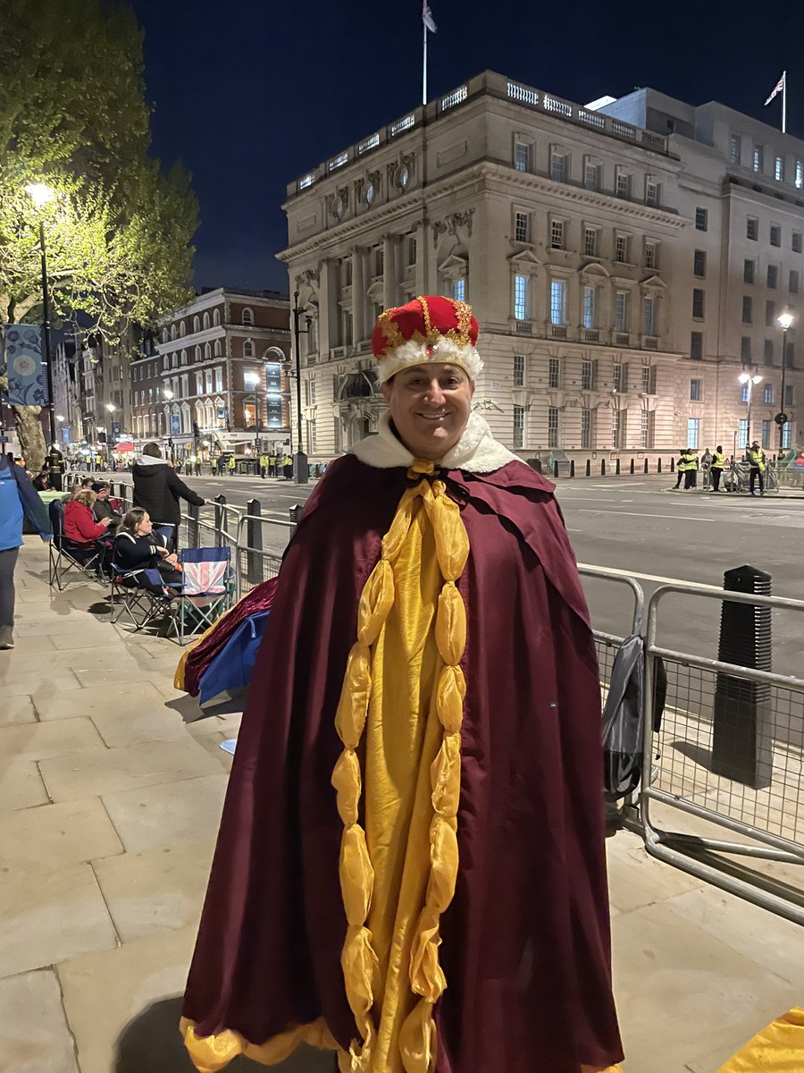 garysector's tweet image. On a quick dash through Central London tonight, delighted to meet King Charles and Queen Camilla on a walkabout. Lost my glasses though around Charing Cross.