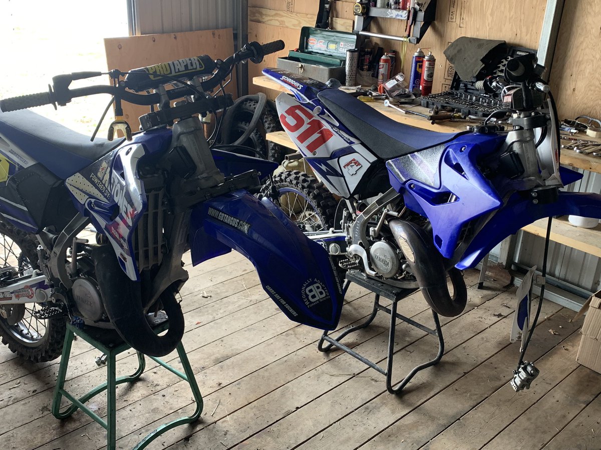 gbtangus's tweet photo. The old adage, gotta pay to play is the truth in moto too. New pistons, fresh suspension, carbs clean as a whip and fresh petrol. Ready to rip for the season๐. #motocross #blucru #2smoke #raceready #FridayFunday #motofreaks https://t.co/drEExOpbxp
