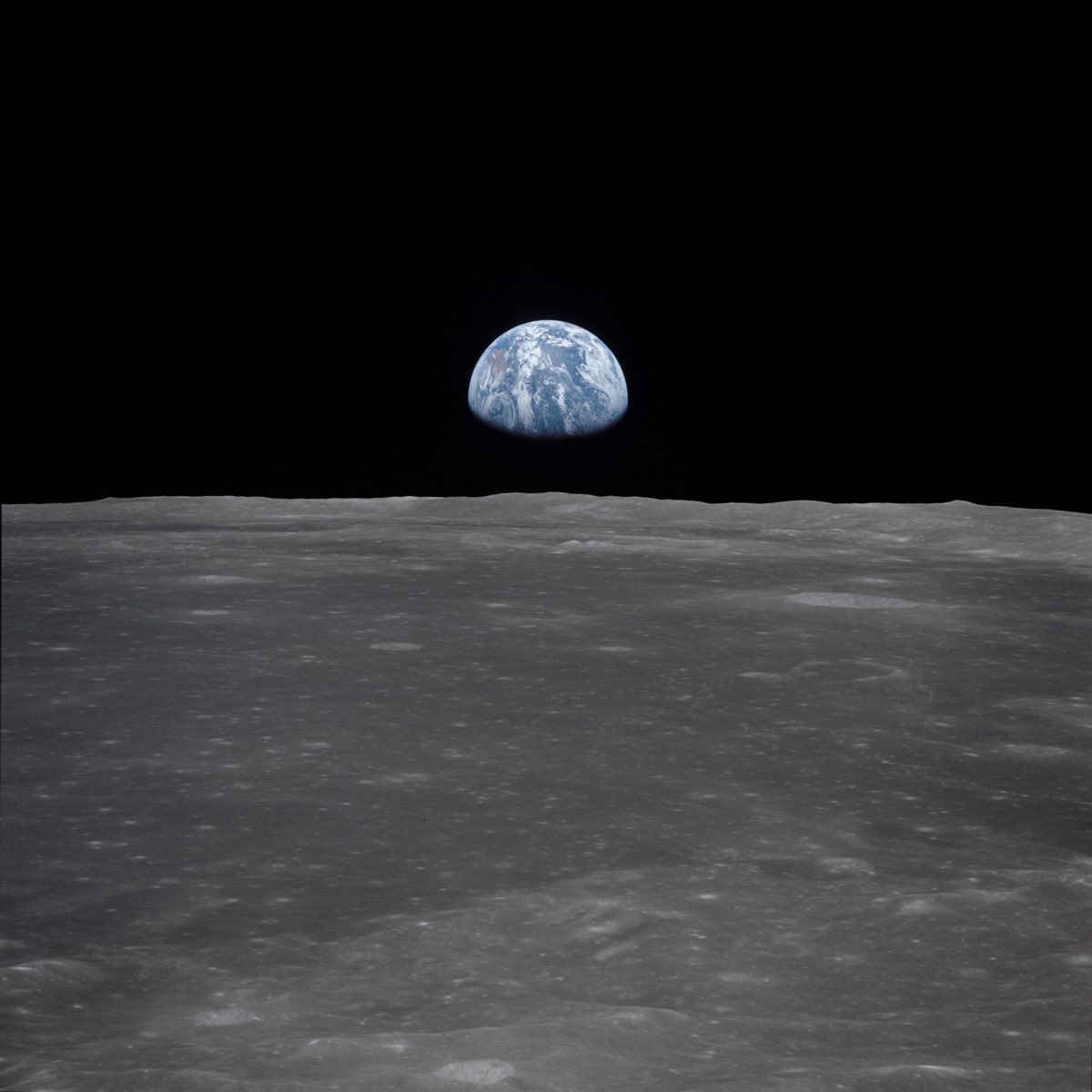 redditSpaceView's tweet photo. Apollo 11 Mission Image - View of Moon Limb, with Earth on the Horizon https://t.co/dOiq36Xvom