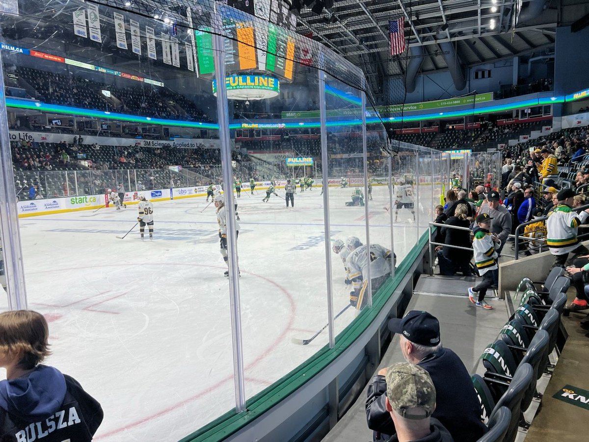 RapsTrollBackUp's tweet photo. @LondonKnights @CoultersRx https://t.co/NYuvZkhRUb