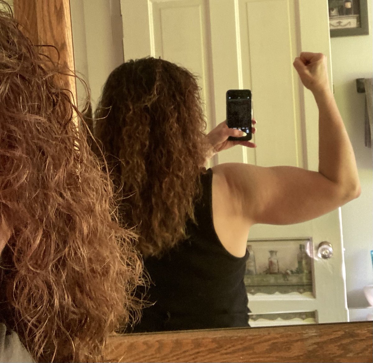 10MinDQ's tweet photo. #FriYay and battled through 4 rounds of flutter kicks, hoping my weekend is no worse than that!! A promised #FlexFrday and ⚾️now and later tonight….playoff AHL 🏒. Slainte’ Mhath 🥃@MyPeakChallenge https://t.co/3OOMzRScZj