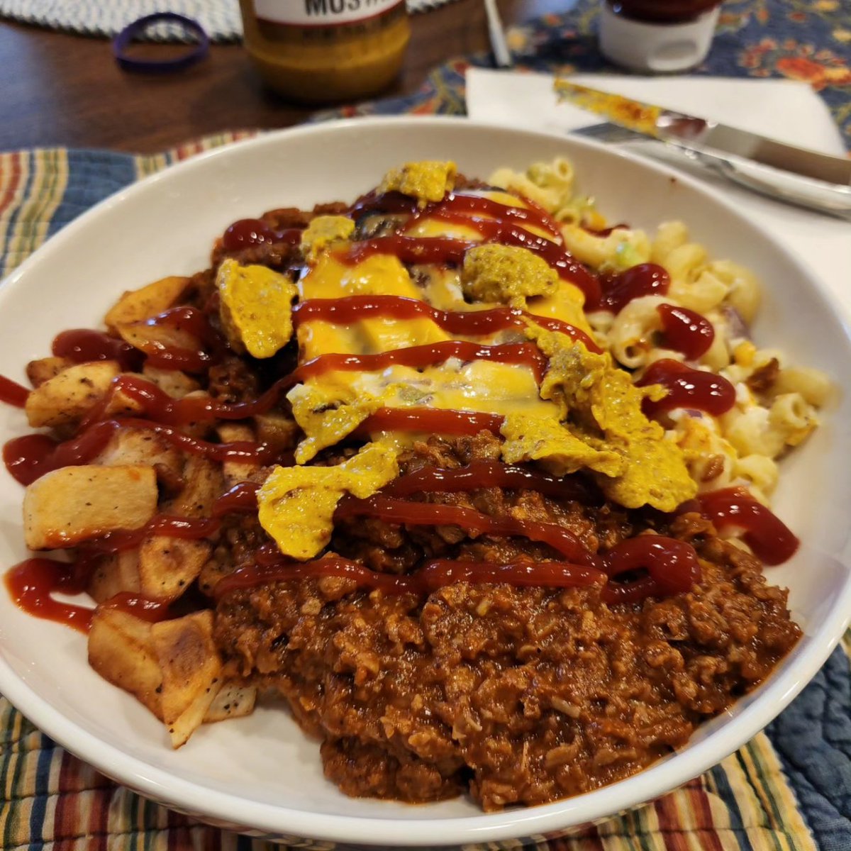 Hewasnumberwan's tweet photo. I had to do it to 'em 🫱🫲
#garbageplate #vegangarbageplate #hadtodoittoem thank you J&J's kitchen https://t.co/jqD7rInr04