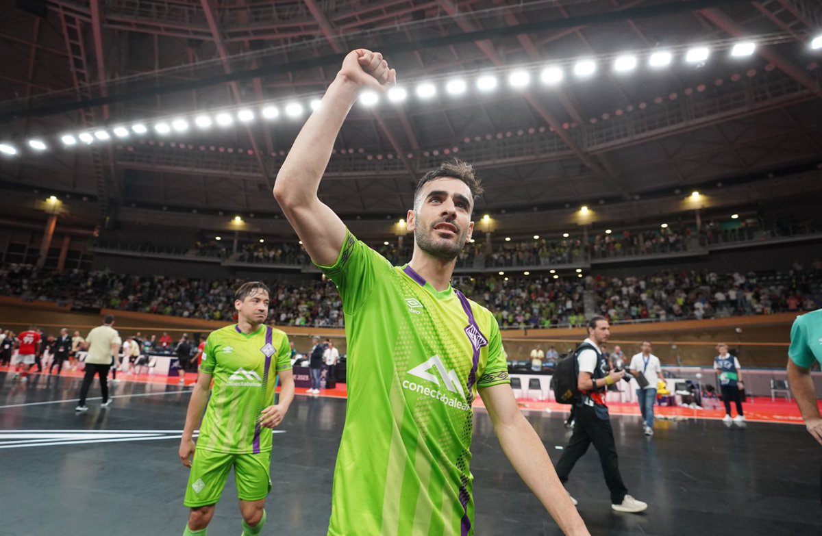 PalmaFutsal's tweet photo. 💚 Una noche 𝗶𝗻𝗼𝗹𝘃𝗶𝗱𝗮𝗯𝗹𝗲

#UCLFutsal
#FinalFour
#Elsomnidetots https://t.co/VCm1jm33PM