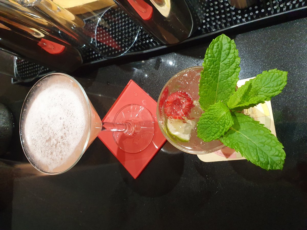 ChesCocktails's tweet photo. Happy Friday. Showing you our cocktail of the week. A Raspberry Mojito. Happy Coronation Day tomorrow too! x 
#raspberrymojito #raspberry #coronationcocktail https://t.co/XwFR4qrDYO