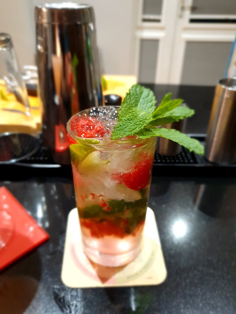 ChesCocktails's tweet photo. Happy Friday. Showing you our cocktail of the week. A Raspberry Mojito. Happy Coronation Day tomorrow too! x 
#raspberrymojito #raspberry #coronationcocktail https://t.co/XwFR4qrDYO