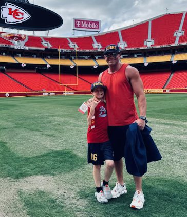 DerekLarson4658's tweet photo. Arrowhead Stadium tour, Royals game…the baseball tournament!  @PrimeGold2031 https://t.co/n7Er0RS95z