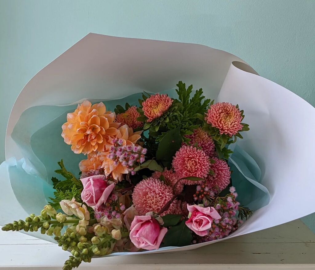 chinaclay_clov's tweet photo. 🌸Just about a week from now is the craziest day on a florist's calendar, MOTHERS' DAY! This is not a drill people. Head to https://t.co/k7ZQ1Ypry5 or call us on 02 96653238 to place your order. You can pre-order for pick up or delivery and we'll make sure we set aside some … https://t.co/D9xkEBsDbn