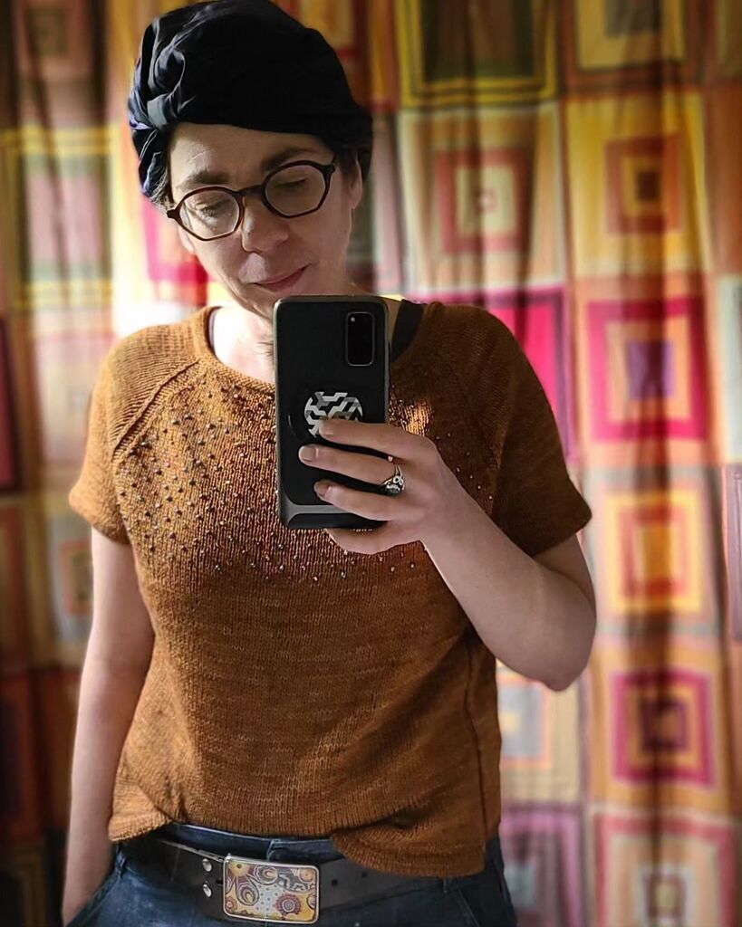 LNelkin's tweet photo. Bathroom selfie on photoshoot day for the sweater y'all have been waiting for.

Sign up for my mailing list to be the first to hear when kit pre-orders and the pattern go live!

#blingt #nelkindesigns #summersweater https://t.co/54TG23vpzH https://t.co/IpKubSl7vt