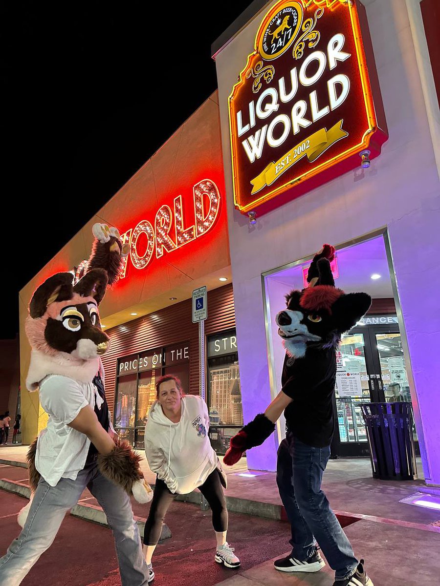 Try_To_KipUp's tweet photo. Merry Drinko de mayo
Ft: this random lady!!!
#FursuitFriday #furry #furries #furryfandom #fursona #fursuit #fursuiter #boxcon #LngLv
#jaineverpostedthispicksonownigettohahaloser
📸: @TheFurgin https://t.co/TCA0KAIUIg