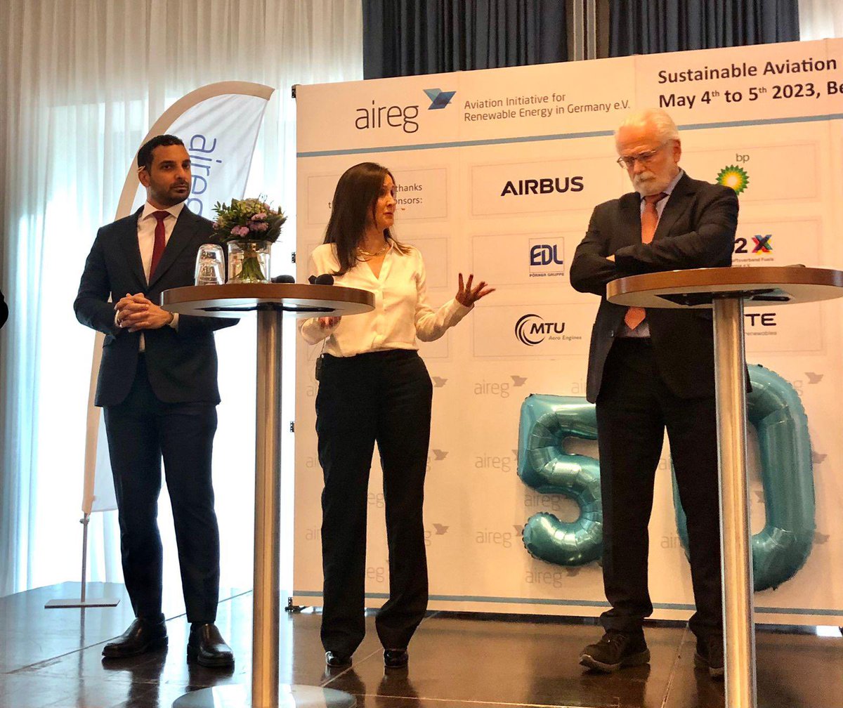 La embajadora Magdalena Atria de la <a href="/embachileberlin/">Botschaft von Chile in Deutschland</a> participó en el foro “Sustainable Aviation Fuels Conference” en Baviera, Alemania, exponiendo sobre el Programa <a href="/VueloLimpio/">Vuelo Limpio</a> y la mesa de trabajo de SAF desarrollada en Chile.

<a href="/Agencia__SE/">AgenciaSE</a> <a href="/AeronauticaCL/">Junta de Aeronáutica Civil</a>