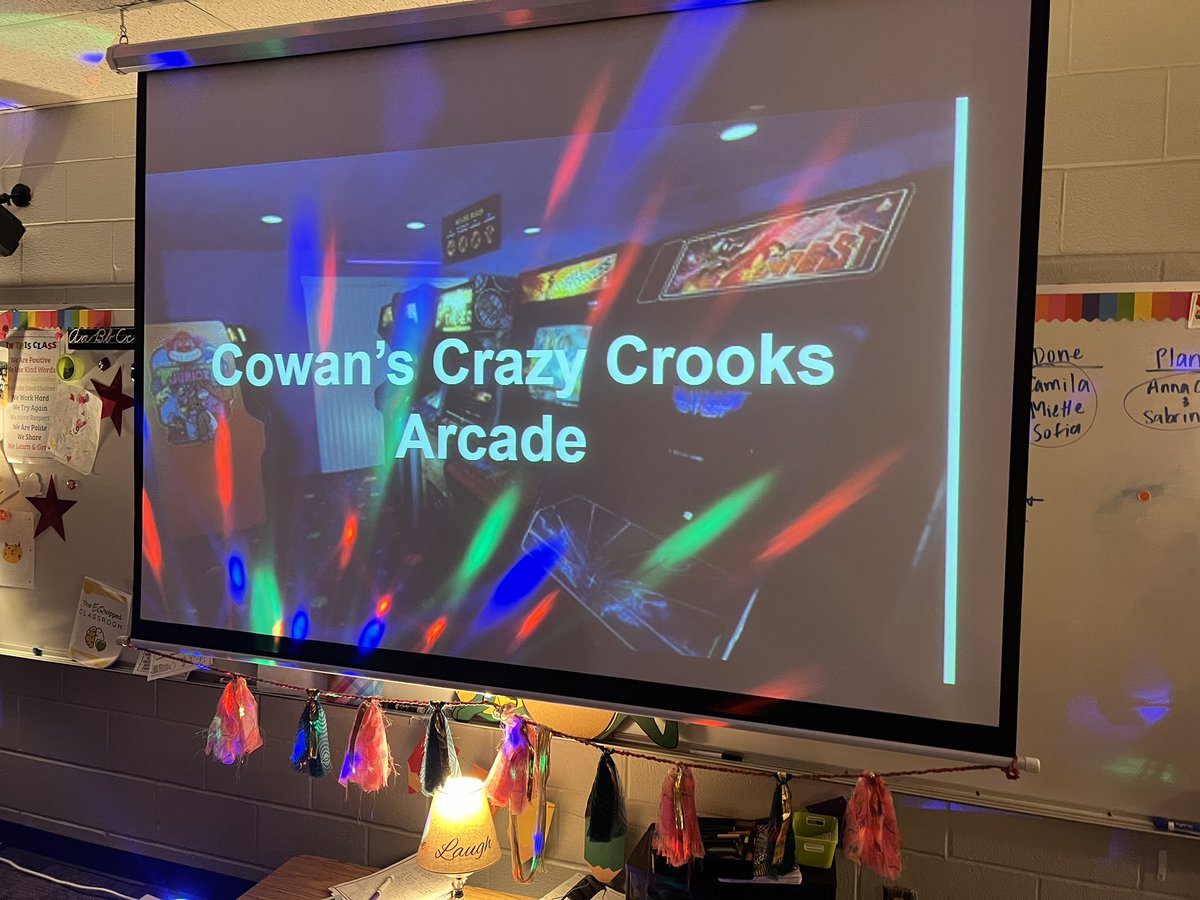 Mrs_CCowan's tweet photo. Fridays are for PBLs! @HumbleISD_GTE @HumbleISD #gtevibes #ccowan5gte https://t.co/M52iz6bCAF