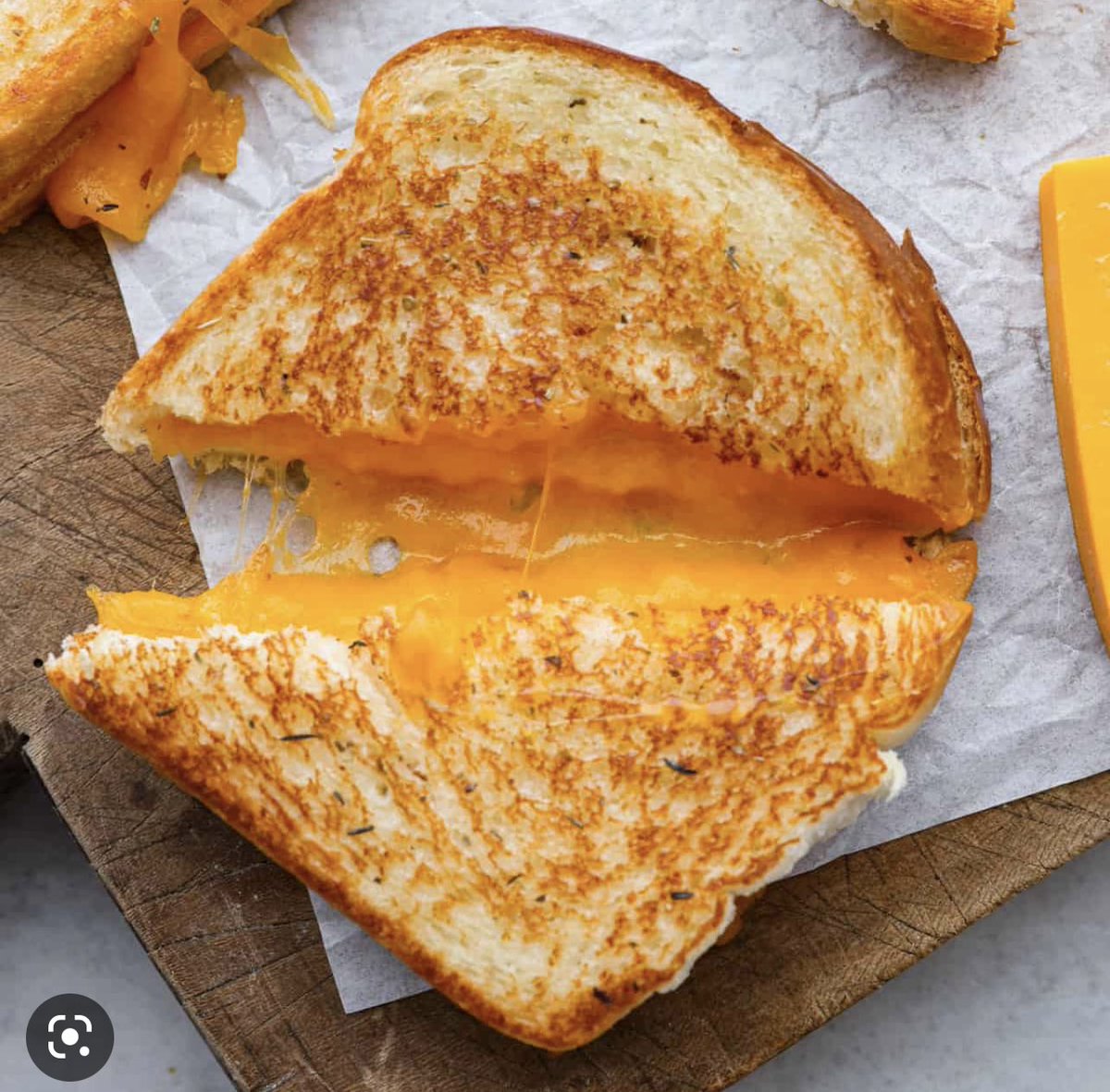 RealChadRicardo's tweet photo. LIKE it or NOT⁉️

Myself and My Family call it a TOASTED cheese sandwich

My wife says It’s Grilled cheese and thinks we’re ridiculous!

It’s too late to tackle this debate tonight @LokayFOX5 … but one day… one day! https://t.co/ZdBJE9Nni0