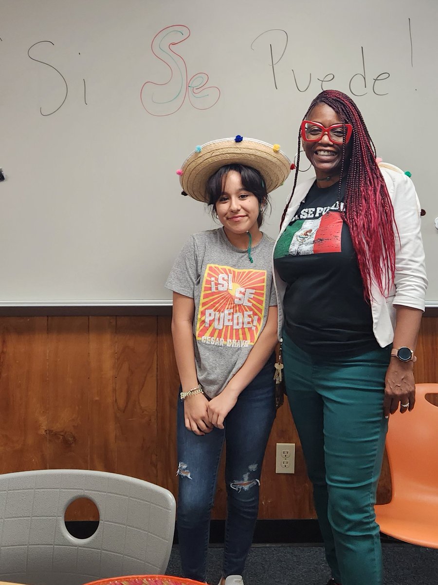 Love2Teach8th's tweet photo. Cinco De Mayo Day in Read 180.  Our last Reading Inventory.  
"Si Se Puede"... "Yes We Can" increase our reading lexiles!
@ThorntonCFISD 
@cypresselchica 
@CyFairISD 
@CyFairREAD180 https://t.co/PhPTADRNTF
