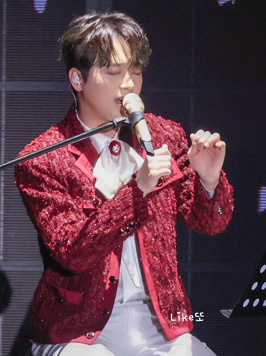 Like_Lcw's tweet photo. 대구 첫날부터 잘생김 뿜뿜👍😍
230505 #이찬원 https://t.co/LHff7OD6mq