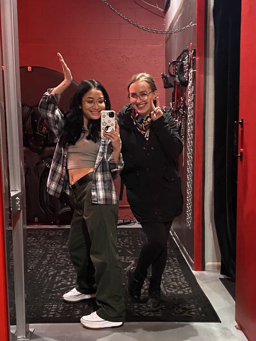 cute in a lil dungeon with @ItsLizzieLove ⛓️ https://t.co/qZYU2F6kre<a class="tags" href="/tag/itslizzielove">@itslizzielove</a><a href="/tag/bellesaxaveryandoliver"class="tags"><span>#bellesaxaveryandoliver</span></a>