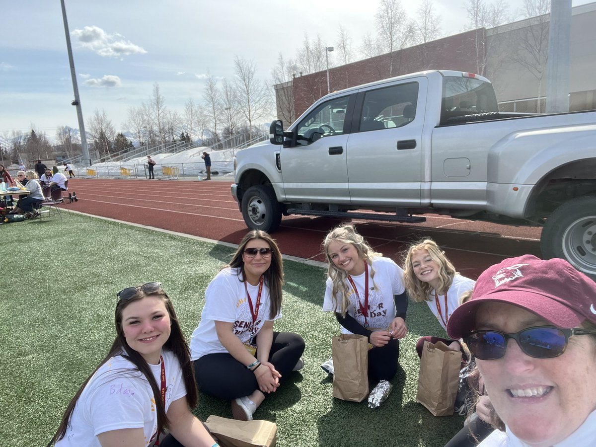 ShoopDHS's tweet photo. What a great day! Senior Fun Day and a chance to celebrate our soccer girls playing at the next level. #teacherlife #seniors2023 #dimondnation https://t.co/bz7w9UA8ss