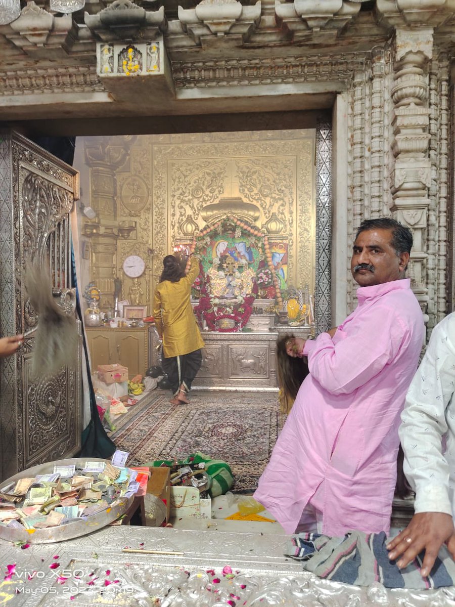 KhemCt's tweet photo. जय श्री सांवलिया सेठ की देने वाला भी सांवलिया लेने वाला भी सांवलिया https://t.co/bg933NPjDG