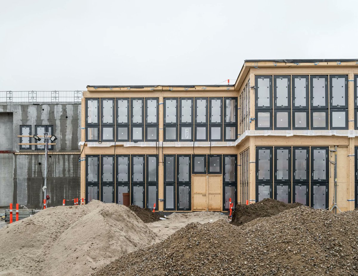 archinect's tweet image. 3XN tops out a modular timber office park for two robotics companies
arcnct.co/3LG6T6F
@3XN_GXN #ModularArchitecture 📸 Rasmus Hjortshøj