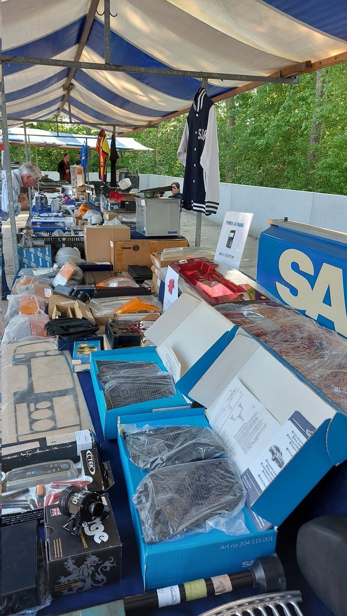 @ Onderdelendag Saab Club Nederland.
#saab #thesaabfarm #saabclubnederland #onderdelendag #saabparts #saabpartsmarket