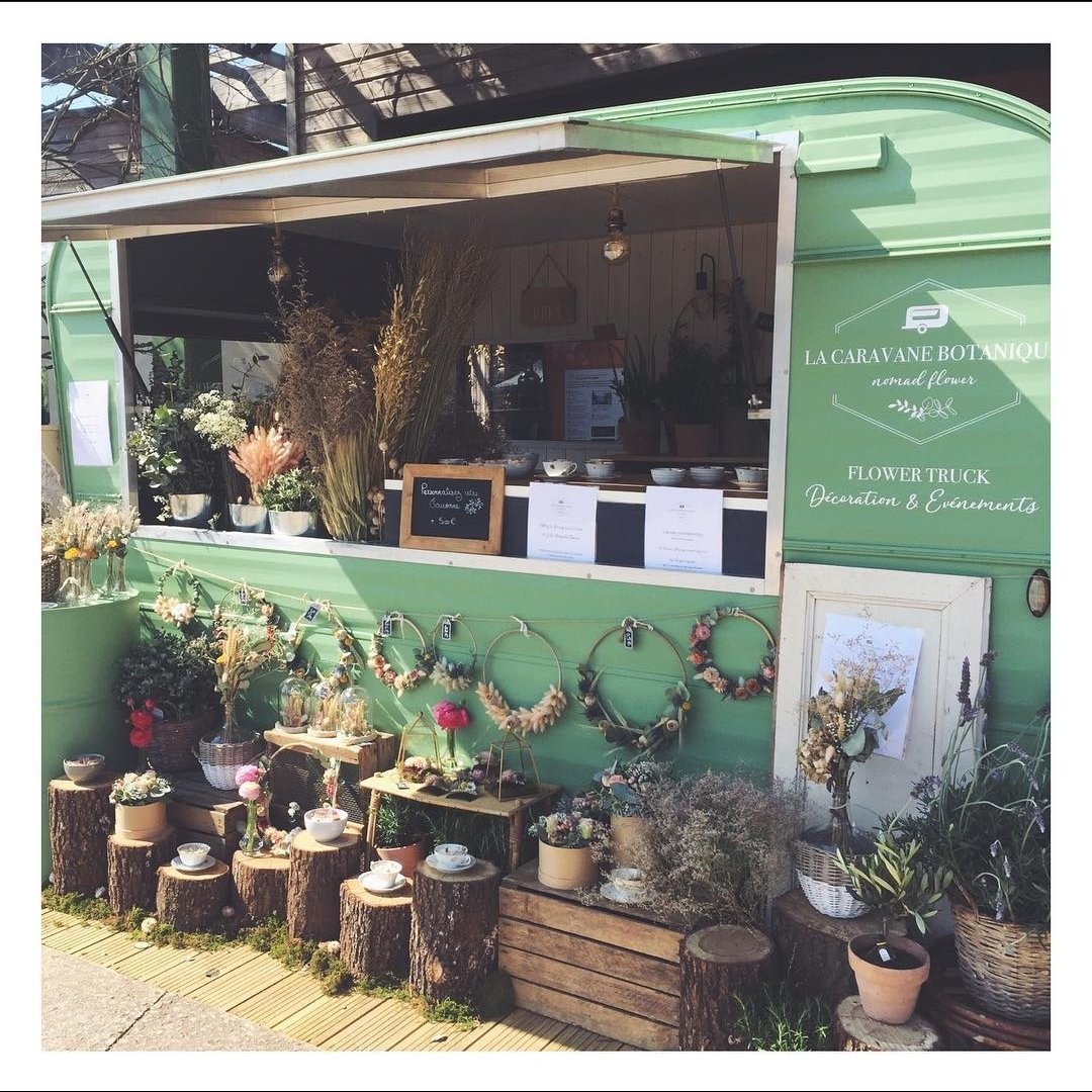 DelpheF's tweet photo. 🚨 #Angers La caravane verte de La Caravane Botanique a été volée cette nuit devant leur atelier à #Bouchemaine 
Si vous l'apercevez, si vous avez des infos, DM via leur compte Instagram https://t.co/Nqrk7kGS6n

Merci d'avance pour vos RTs 🙏 https://t.co/3CN0wSFfdN
