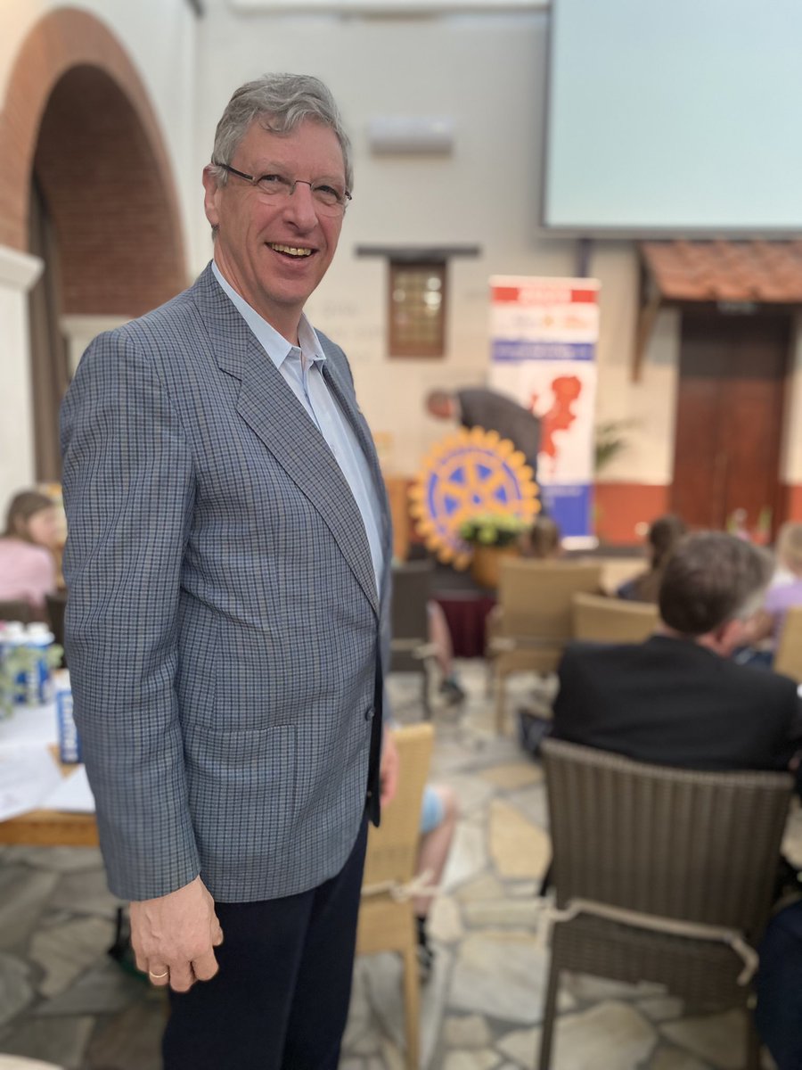 Nanning van der Hoop van Rotary Club Houten Castellum is op de Districtsconferentie op het Archeon voorgesteld als onze toekomstige gouverneur 2025-2026. <a href="/NanningvdHoop/">Nanning van der Hoop</a>