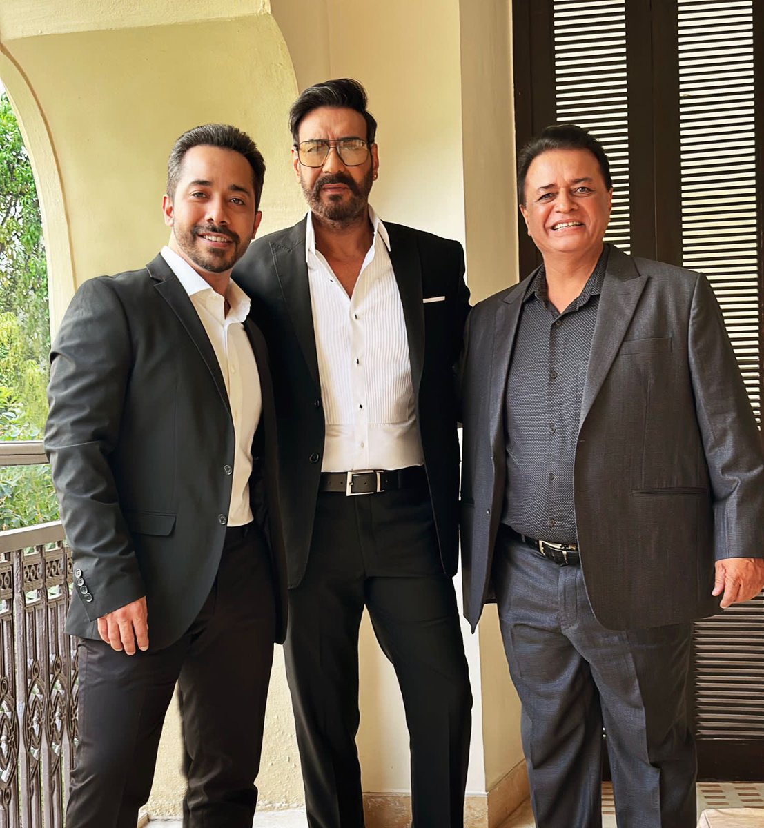 RealManishYadav's tweet photo. #AjayDevgn #PanoramaStudios & #VikasBahl Collaborate Horror Supernatural thriller After the #Blockbuster success of #Drishyam2, film will be directed by #VikasBahl The film - not titled yet 
#RMadhavan also playing special Roll in Film
The film will be produced by @ADFFilms @KumarMangat and @AbhishekPathakk 
Film Currently in pre-production stage.
@ajaydevgn @ActorMadhavan