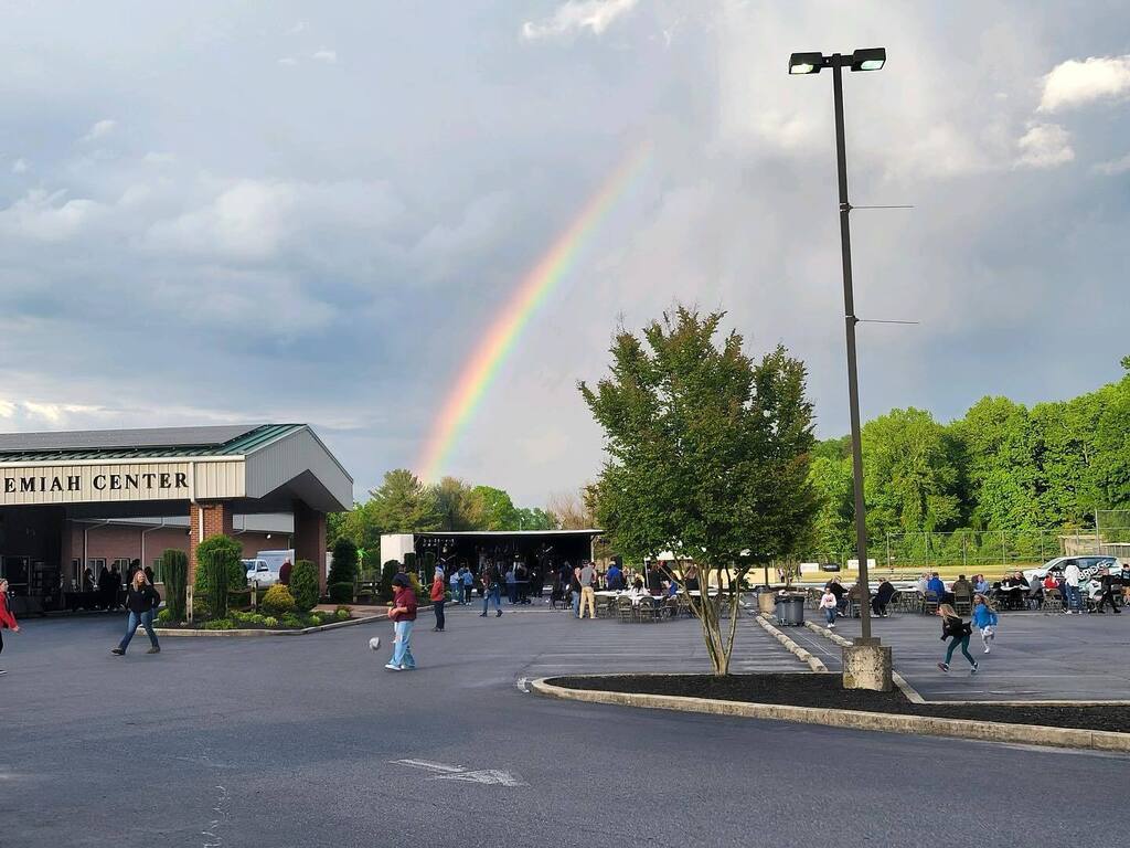 SbyChristian's tweet photo. Spotted during Jaguar Jam Fest — what a stunning reminder of God’s grace for our school and for our world. Great is Your faithfulness, Oh Lord!
#SCSJags #SCSProud https://t.co/4yhFu007mR https://t.co/Q6W60phsJr