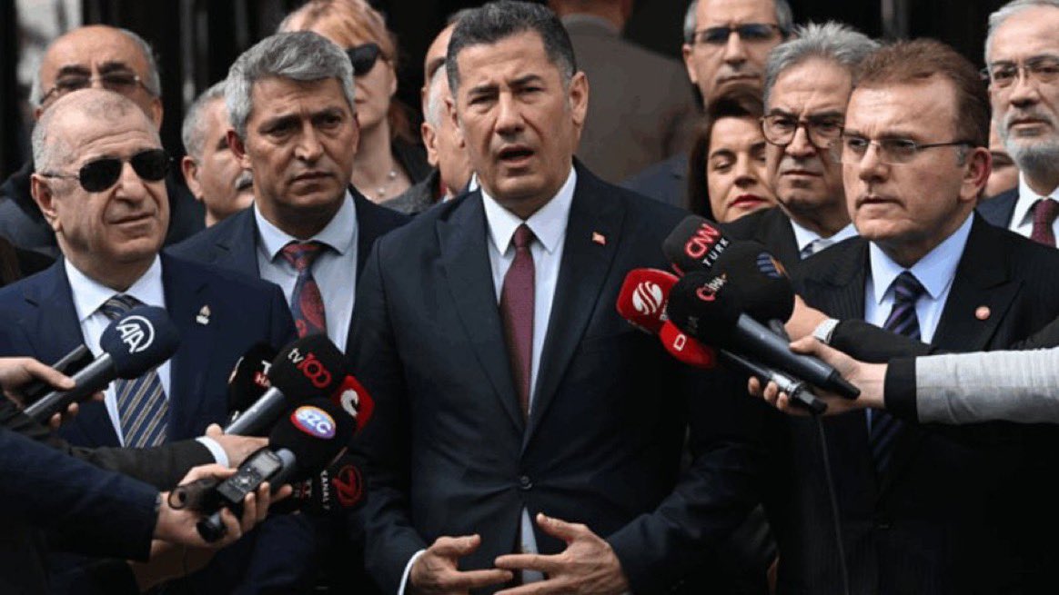 Ne yaparsanız yapın Zafer partisi mecliste olacak!
#ZaferGaziMeclise #Ataittifakı