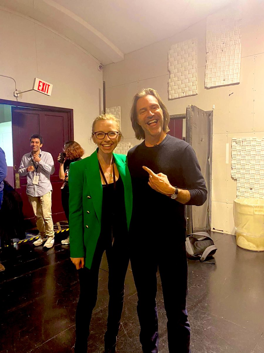 annalapwood's tweet image. 10yrs between these photos! I first met @ericwhitacre as a teenager when we were both involved in a big Jubilee concert at Buckingham Palace. 17yr old me wouldn’t believe we’re now running a workshop weekend together… come and join us ❤️ shop.ericwhitacre.com/tickets