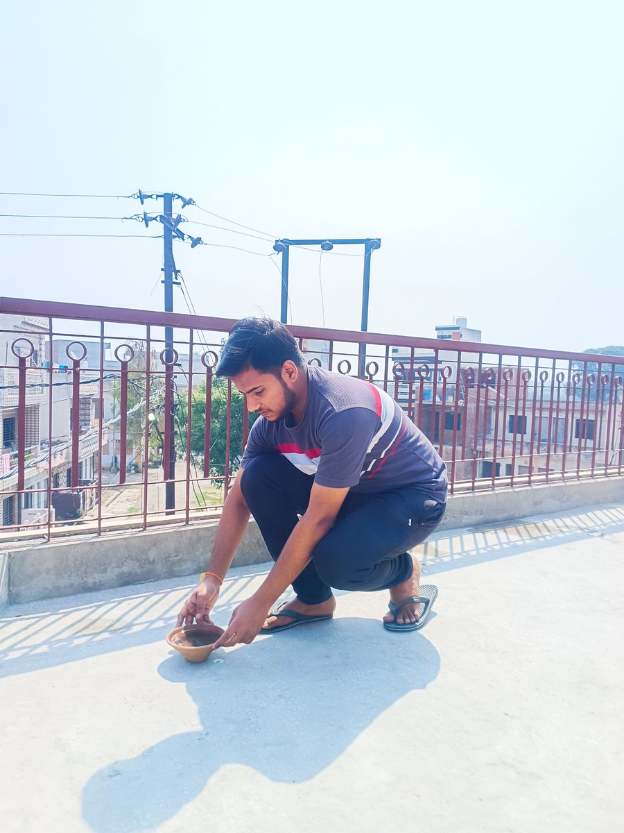 DSabvp's tweet photo. अखिल भारतीय विद्यार्थी परिषद मेरठ प्रांत द्वारा पक्षी बचाओ पानी पिलाओ अभियान का पहला दिन 🚩
#पक्षी_बचाओ_पानी_पिलाओ
#selfie_with_sakora https://t.co/szb0tJZNIx