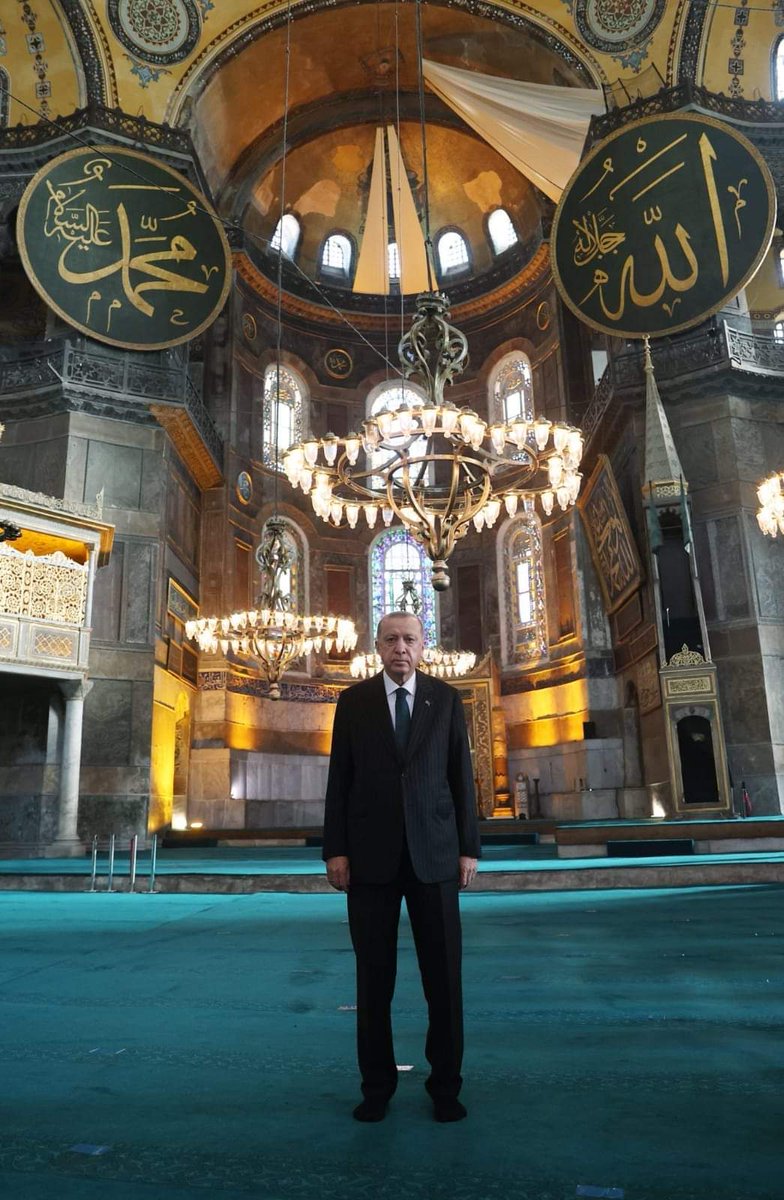 gundemedairhs's tweet photo. 14 Mayıs seçimlerine saatler kala, Erdoğan Ayasofya Camii'nde, Kılıçdaroğlu Anıtkabir’de seçim çalışmalarını sonlandıracak. https://t.co/Mv59QJgC2b