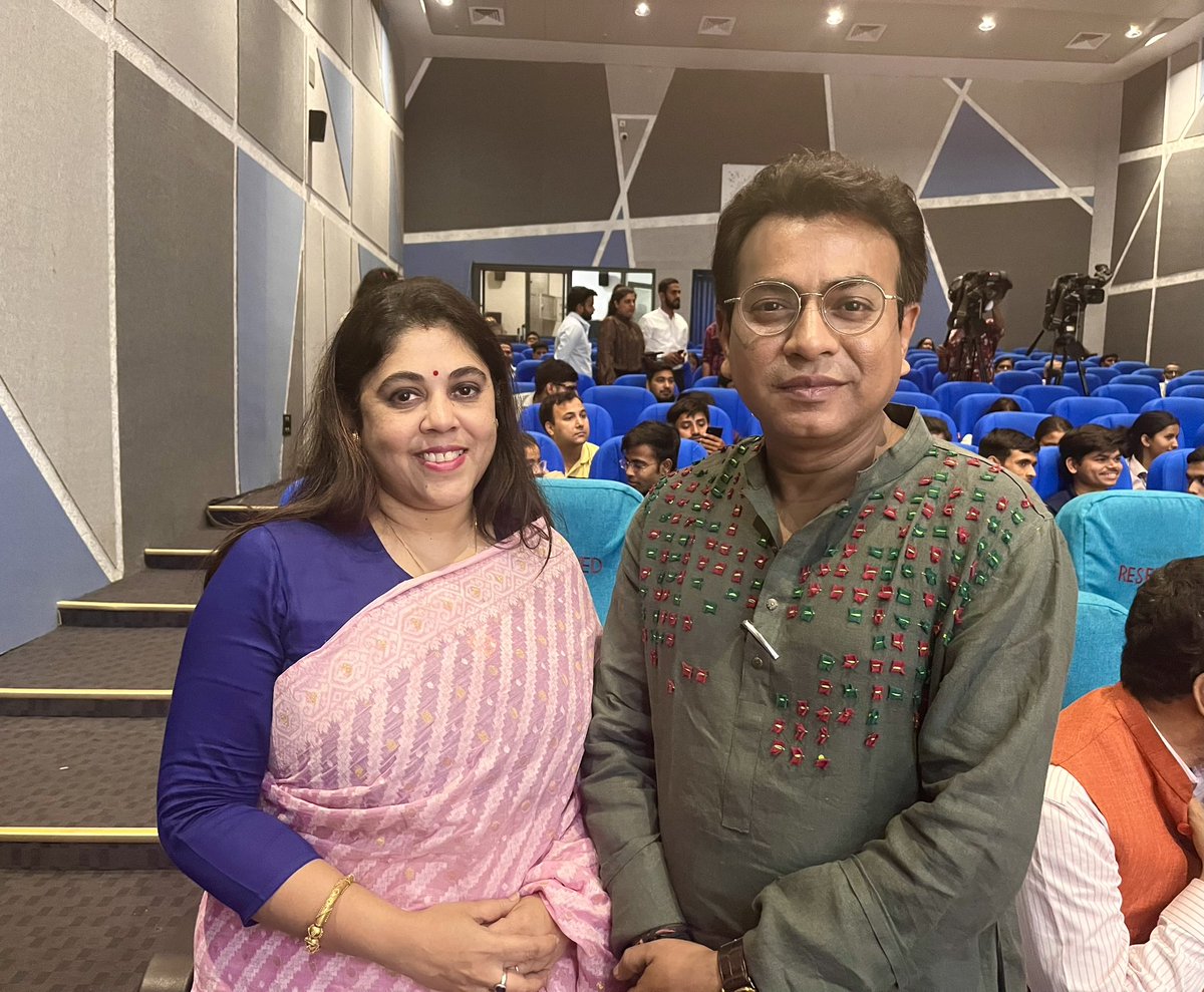 prcpayel's tweet photo. Honoured to be part of the event at @ignca_delhi on Rabindra Jayanti . 
Performed Rabindra Sangeet- my humble tribute to Gurudev. 
Thanking IGNCA for the opportunity. 
Pleased to meet actor @ActorRudranil and @rivagdas 
#rabindranathtagore #rabindrajayanti #AzadiKaAmritMahotsav https://t.co/SH7oXMqTpJ
