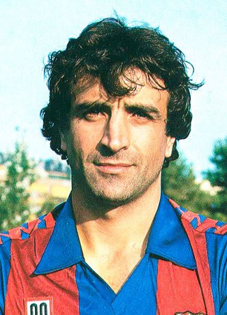 voltasport's tweet photo. 🇪🇸 José Ramón 𝗔𝗟𝗘𝗫𝗔𝗡𝗞𝗢 Ventosa
📍 Alonsotegi, Bizkaia 19/5/1956
🏟 Defensa central 🌍 @SEFutbol (34)
👕 #BilbaoAth @Alaves @AthleticClub @FCBarcelona_cat
Tras jugar en el Athletic y un breve paso por el Alavés, fichó por el Barça donde jugó 13 años siendo capitán. #ESP https://t.co/cX3CMNHDRv