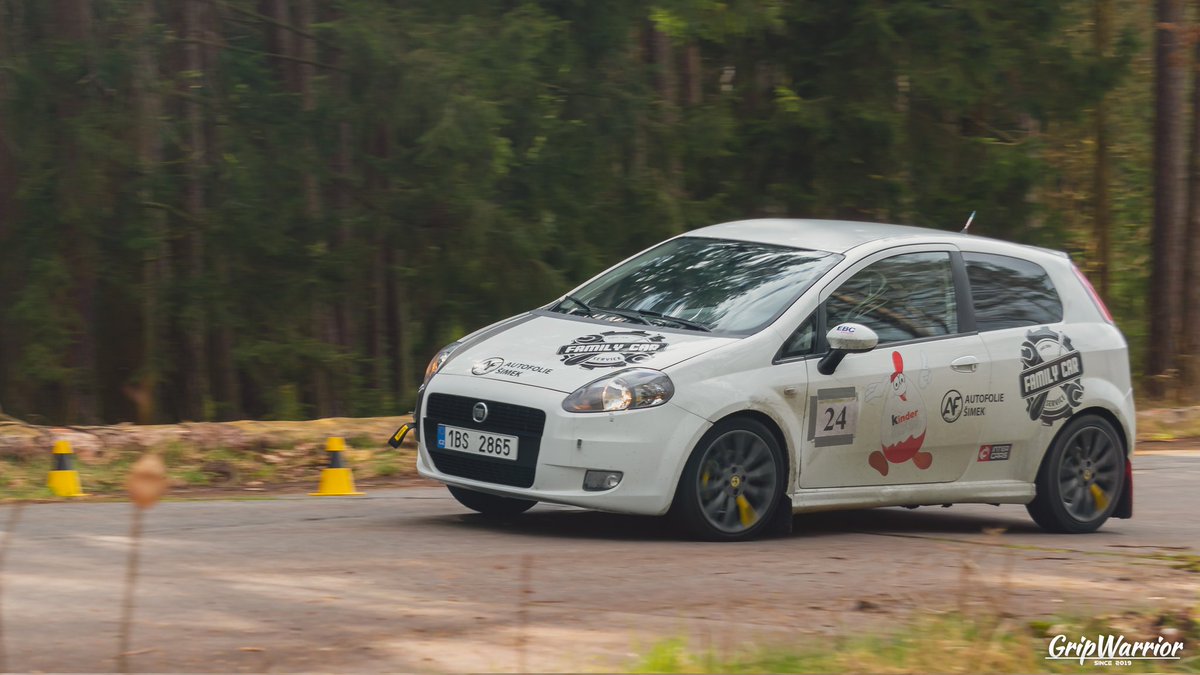 DanielRebicek's tweet photo. Pokud si vzpomínám, tak Italů tady moc nemám. Takže to bude třeba dohnat a začneme klasikou.
Fiat Punto

#fiat #punto #car #automotive #race #racecar #rally #rallycar #photo #photooftheday #photograghy #italy #sony #sigma #czech #auto #amateur #photographer https://t.co/qTzgZIt7KA