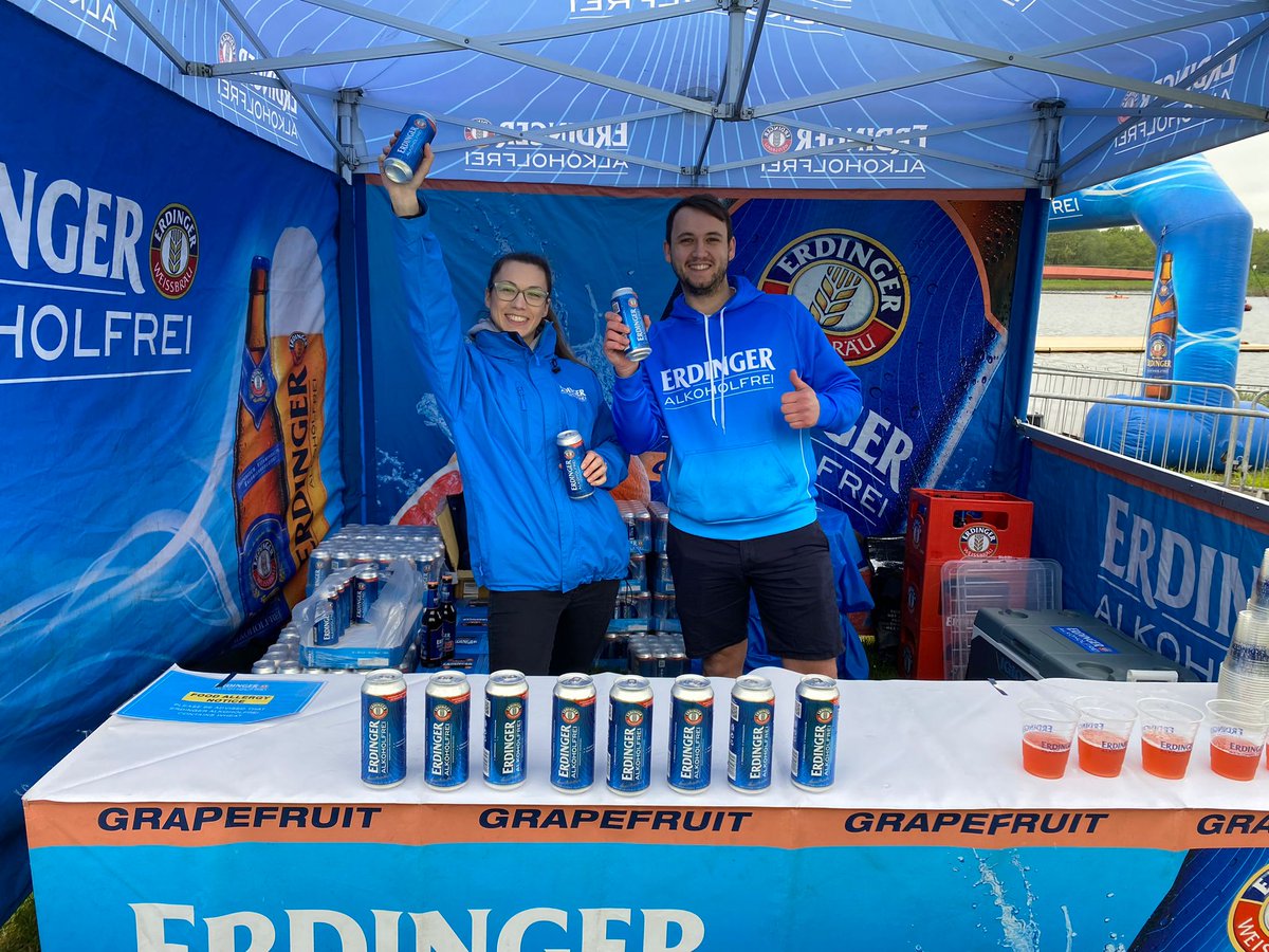 asoukevents's tweet photo. Some decadent rewards waiting for our #EtonSprints finishers.
A rather sustainable medal, a delicious @ErdingerAF_UK, and some quality @ScienceinSport Rapid Recovery.
Make sure you grab yours!! https://t.co/Cj4wY8KRfT