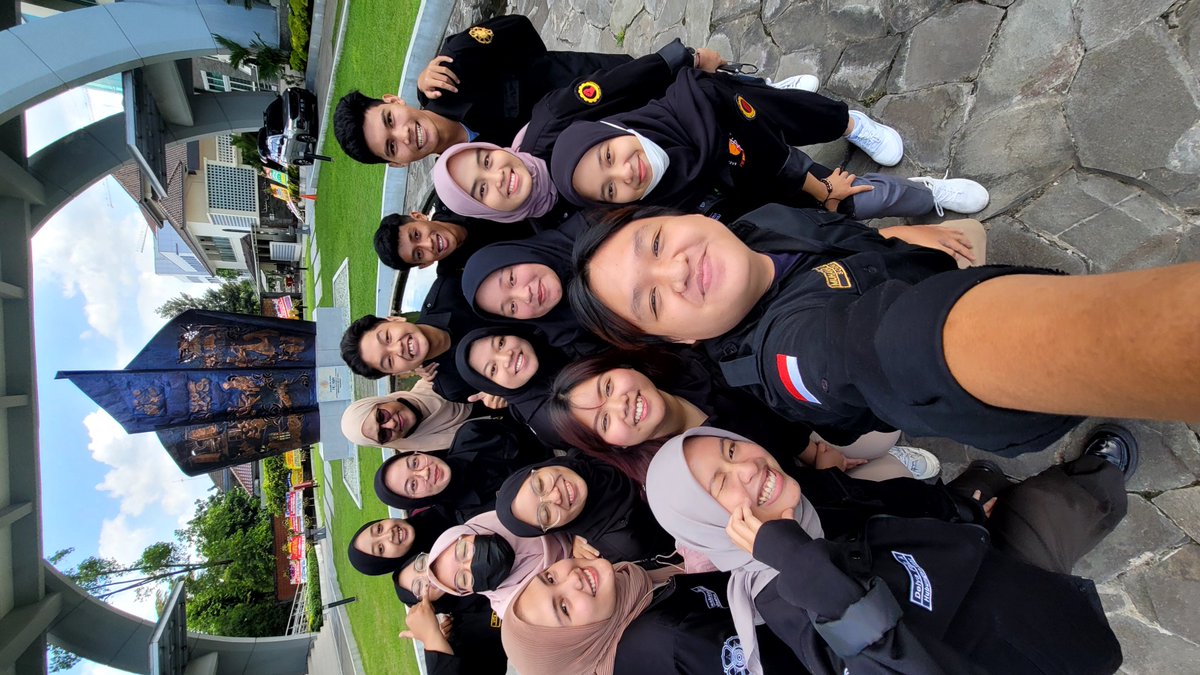 RhasunaFebrian's tweet photo. Hublu bem fk-kmk ugm x jareks bem km sv ugm https://t.co/i9paB7oEzI