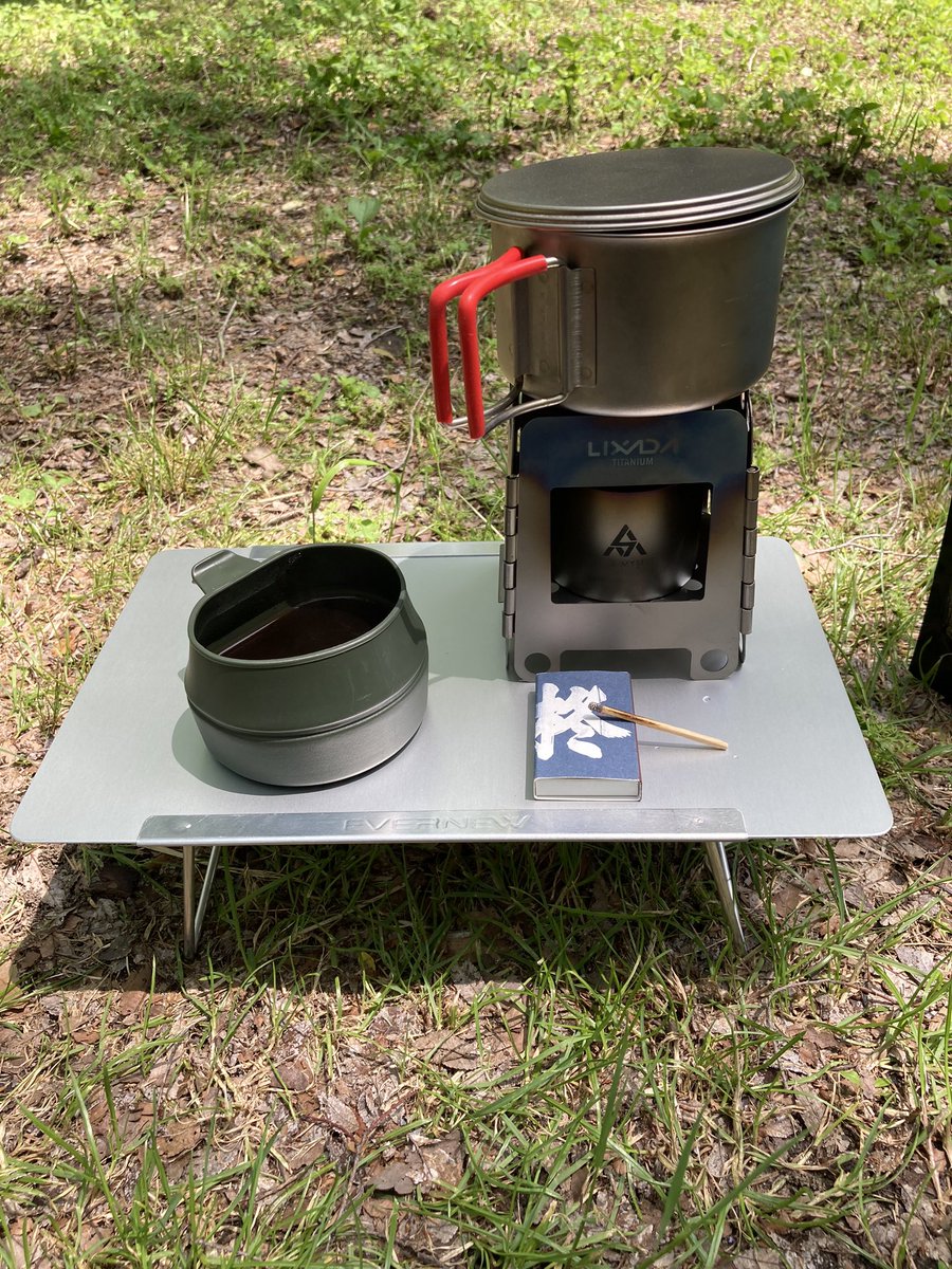 isuke_outdoor's tweet photo. 最近のお気に入りセット
「軽さは正義」
最近はそう思ってきました。
#evernew #wildo #lixada #andmyself https://t.co/pVYsDRwYF8