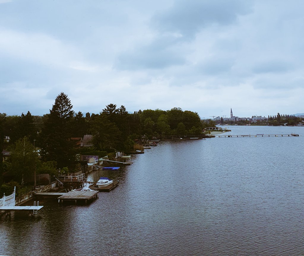 An update with the indication for recurring repetition 
#Imaging in #rheumatology 
The first time event of 
#Toscanistheplan <a href="/oegrr/">ÖGR</a>
Kickoff close to the #Vienna #Danube 
#joints #spine #usefulness 
And also #lungs 
Faculty: 
Martin Karner 
Tommaso Buzzegoli