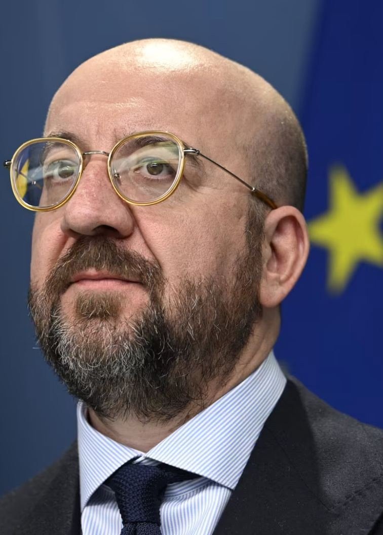 Leontineleonore's tweet photo. Christine Deviers 
 Hier à 16:43  

En photo, Charles Michel, président du Conseil de l'UE. Il veut que vous consommiez moins, déplaciez moins, polluez moins. 

Mais  lui gaspille des sommes massives d'impôts sur des vols en jet privé  inutiles. https://t.co/Mm9WVq28CC
