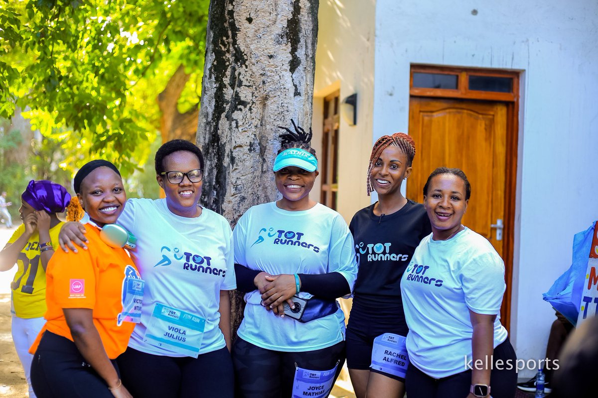 TOTRunners's tweet photo. The #TOTRunners🌷🌹🌹 

#TOTRunners
#LetsRun https://t.co/ezDy3duY1x