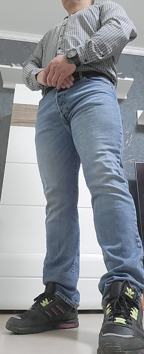 Ger_Monarch's tweet photo. Mahlzeit kleine Maden!
Zeit dem Boss ordentlich zu gehorchen, zu dienen und ihm zu geben was ihm zusteht!
#cashmaster #findomgod #strongMaster #paypig #drain #abzocken #melkrad #poppers https://t.co/8fffucDIN2