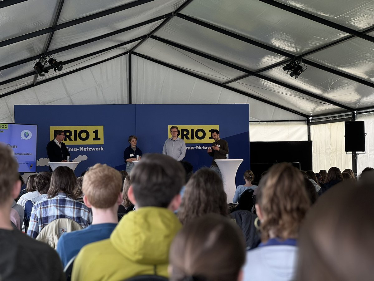 Heute startet PRIO1 Live, das junge Klima-Festival der #KlimaArena. Unser Thema dieses Jahr: Klima-Kommunikation. Wie gelingt es, gesellschaftliche Unterstützung für dringend nötigen Klimaschutz zu gewinnen? Spannende Diskussion!