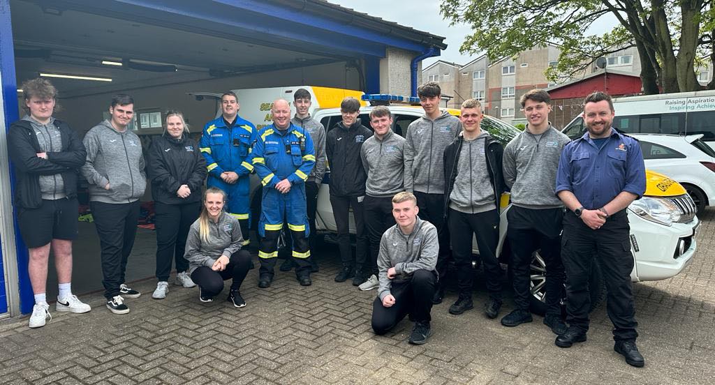 ArdrossanCRT's tweet image. Last week the team welcomed the Uniformed Services students from @AyrshireColl to learn about the roles, responsibilities and capabilities of @HMCoastguard. Good luck to everyone in their future career aspirations #999Coastguard #Team999