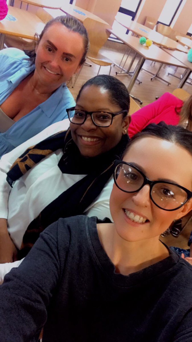 gpadmore1's tweet photo. Our ADN @CTerrahe @croydonhealth sharing information on the importance of #tendable and #wardaccreditation at yesterday’s international nurses drop in sessions, there were lots of free goodies including pens and you know how nurses love a pen 🖊️ 😂😂😂 https://t.co/UWSyr3TwJ4