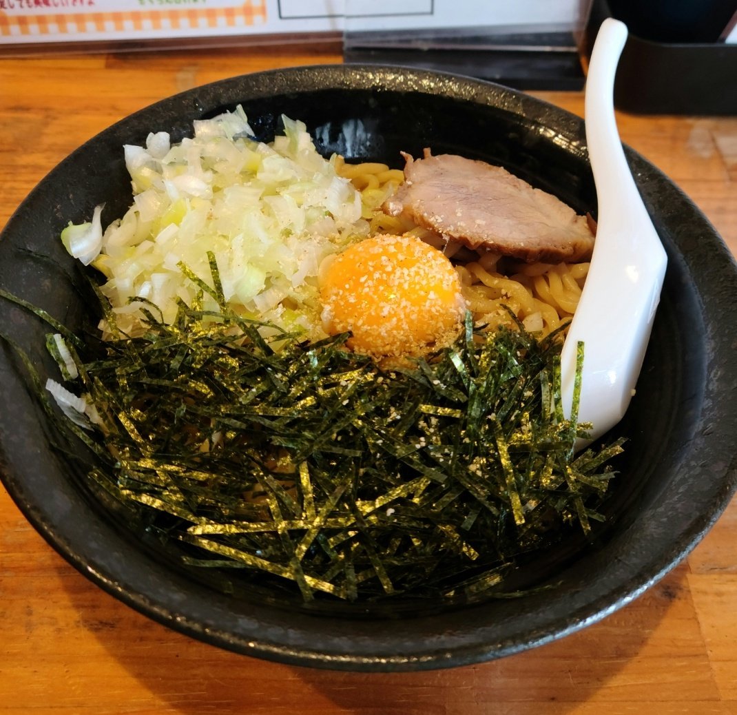 tmk___0313's tweet photo. 最近まぜそばはまってるので誰かおすすめ教えて
#まぜそば https://t.co/86QNo8ZFB5