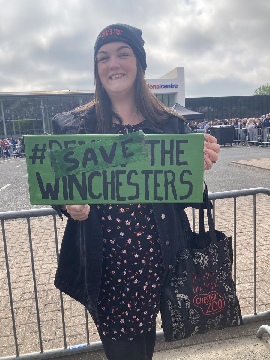 PurpleNurpleSPN's tweet image. #SaveTheWinchesters at @walescomiccon campaign is happening @JensenAckles @ImMegDonnelly @imDrakeRodger
