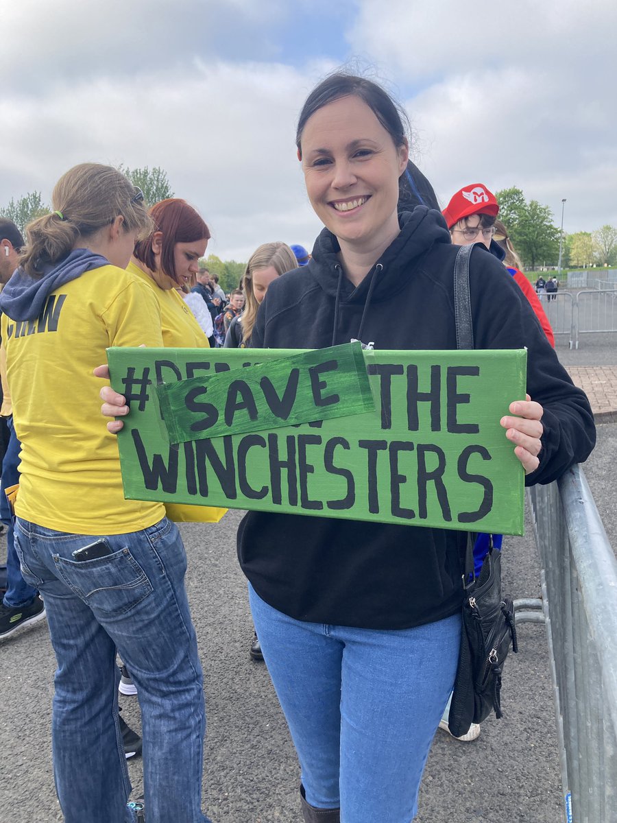 PurpleNurpleSPN's tweet image. #SaveTheWinchesters at @walescomiccon campaign is happening @JensenAckles @ImMegDonnelly @imDrakeRodger